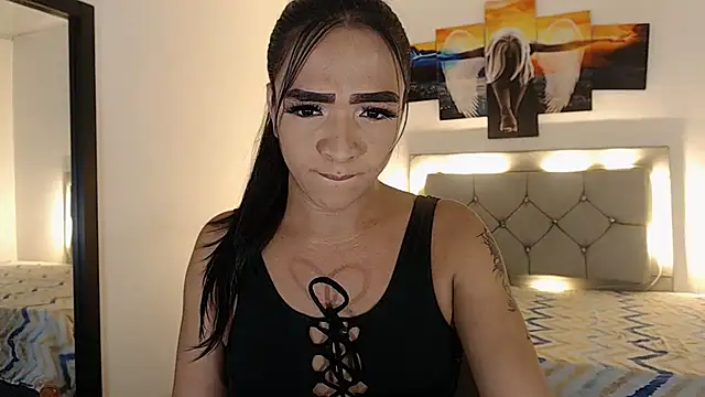 Snapshot of sofiaxdollxxx chatting on October 28, 5:11 am sofiaxdollxxx online show from October 28, 5:11 am