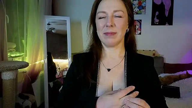 Snapshot of vanessawis_ chatting on December 6, 11:47 pm vanessawis online show from December 6, 11:47 pm