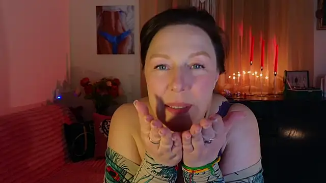 Snapshot of vanessawis_ chatting on March 8, 2:04 am vanessawis online show from March 8, 2:04 am