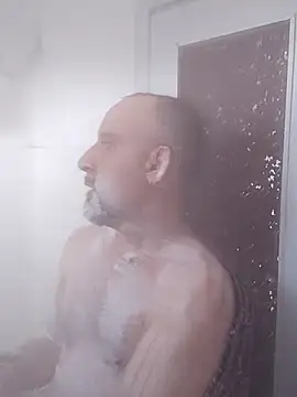 Snapshot of BuckWessle chatting on February 14, 11:42 am BuckWessle online show from February 14, 11:42 am