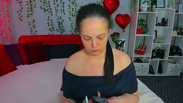 DarlingMilf online show from April 8, 5:46 pm