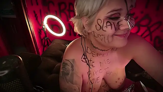 Snapshot of Laura_takint chatting on February 10, 10:09 pm Laura takint online show from February 10, 10:09 pm