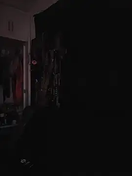 Snapshot of Laura_takint chatting on December 19, 7:10 pm Laura takint online show from December 19, 7:10 pm