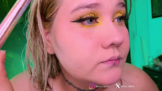 Snapshot of Laura_takint chatting on February 12, 7:09 pm Laura takint online show from February 12, 7:09 pm