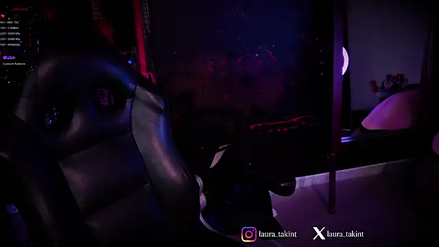 Snapshot of Laura_takint chatting on March 15, 9:10 pm Laura takint online show from March 15, 9:10 pm