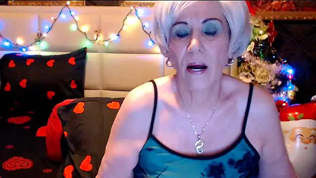 HappyWomanOn online show from December 17, 5:15 pm