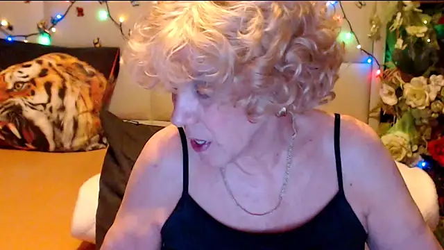 HappyWomanOn online show from February 11, 9:25 am