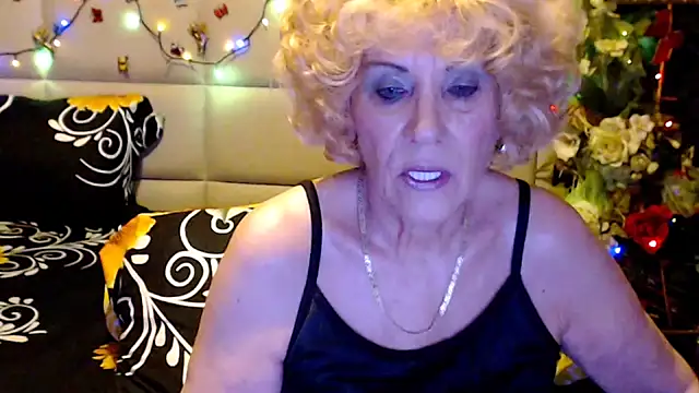 HappyWomanOn online show from April 7, 8:15 am