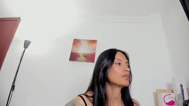 Snapshot of nia__white chatting on May 19, 2:07 am nia white online show from May 19, 2:07 am