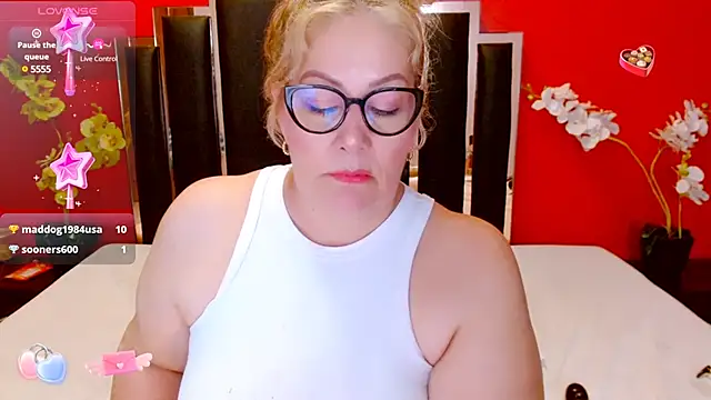 Nayla Garner online show from February 4, 8:06 pm