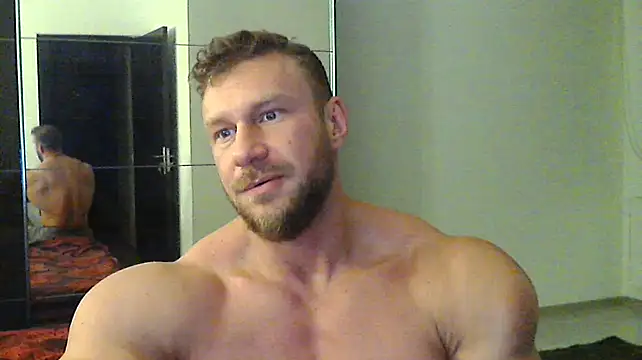 Snapshot of muscularkevin chatting on December 2, 4:31 am muscularkevin online show from December 2, 4:31 am