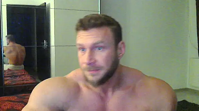 Snapshot of muscularkevin chatting on December 8, 2:30 pm muscularkevin online show from December 8, 2:30 pm