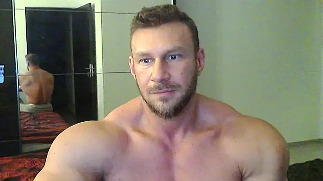 Snapshot of muscularkevin chatting on December 21, 1:32 pm muscularkevin online show from December 21, 1:32 pm