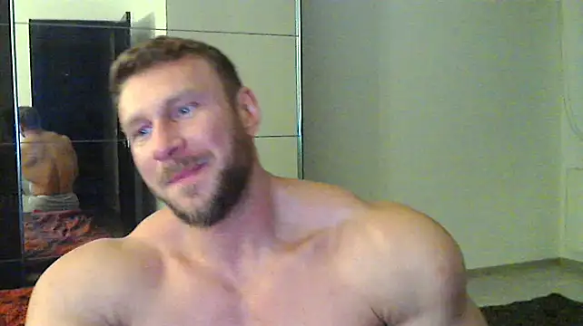 Snapshot of muscularkevin chatting on December 22, 2:16 pm muscularkevin online show from December 22, 2:16 pm