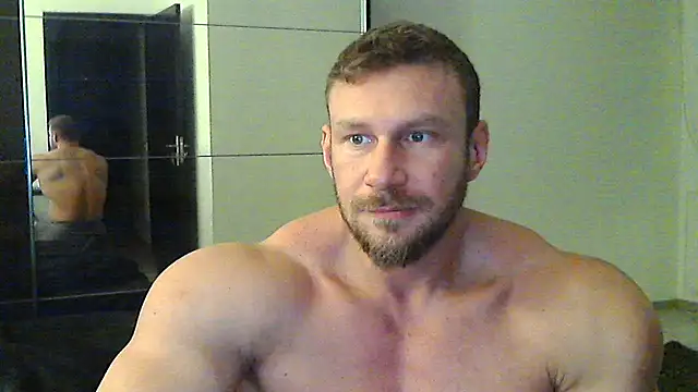 Snapshot of muscularkevin chatting on December 28, 2:21 pm muscularkevin online show from December 28, 2:21 pm