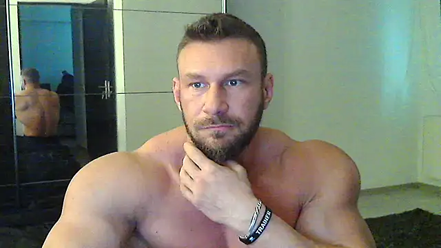 Snapshot of muscularkevin chatting on February 18, 2:06 pm muscularkevin online show from February 18, 2:06 pm