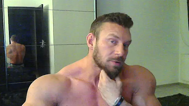 Snapshot of muscularkevin chatting on March 12, 4:51 am muscularkevin online show from March 12, 4:51 am