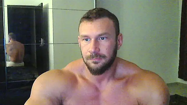 Snapshot of muscularkevin chatting on September 12, 3:39 am muscularkevin online show from September 12, 3:39 am