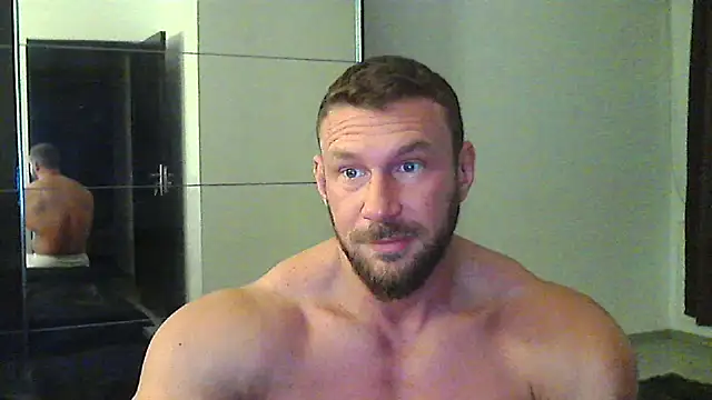Snapshot of muscularkevin chatting on October 21, 3:29 am muscularkevin online show from October 21, 3:29 am