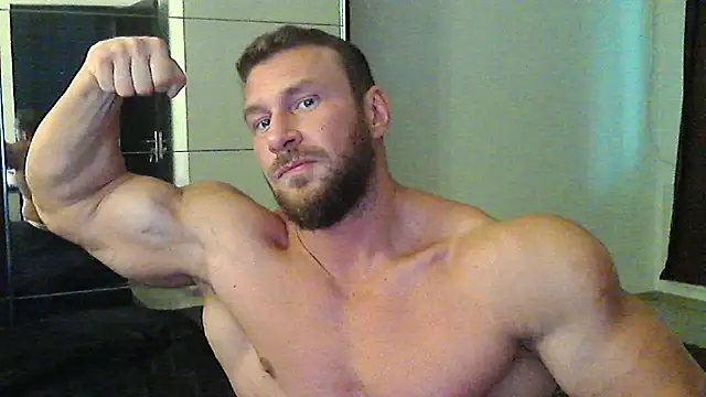 Snapshot of muscularkevin chatting on October 27, 2:21 pm muscularkevin online show from October 27, 2:21 pm