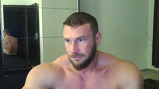Snapshot of muscularkevin chatting on November 8, 2:39 pm muscularkevin online show from November 8, 2:39 pm