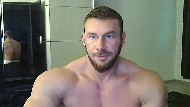 Snapshot of muscularkevin chatting on November 16, 2:00 pm muscularkevin online show from November 16, 2:00 pm