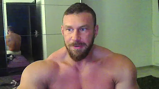 Snapshot of muscularkevin chatting on May 8, 3:34 am muscularkevin online show from May 8, 3:34 am