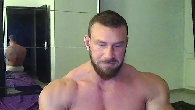 Snapshot of muscularkevin chatting on May 14, 3:46 am muscularkevin online show from May 14, 3:46 am