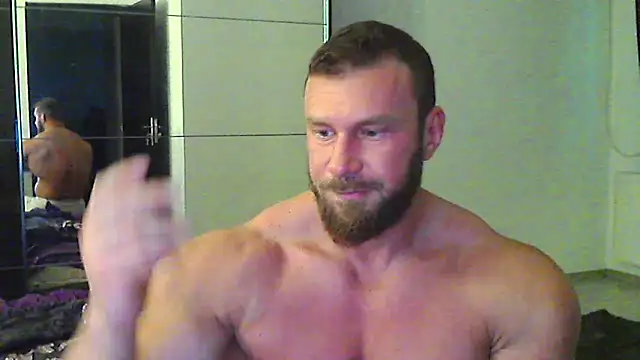 Snapshot of muscularkevin chatting on May 15, 3:35 am muscularkevin online show from May 15, 3:35 am