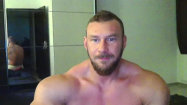 Snapshot of muscularkevin chatting on May 24, 3:44 am muscularkevin online show from May 24, 3:44 am