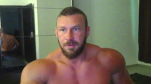 muscularkevin online show from June 23, 3:37 am