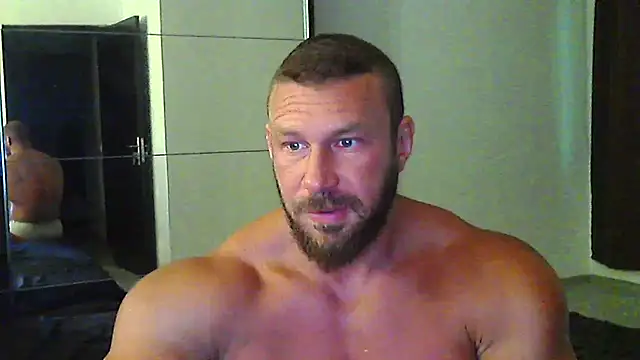 muscularkevin online show from June 24, 3:38 am