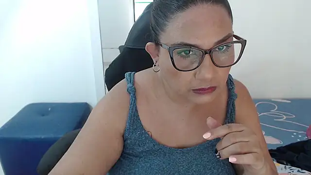 Snapshot of Katha_Marck chatting on May 2, 5:51 pm Katha Marck online show from May 2, 5:51 pm