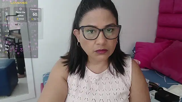 Snapshot of Katha_Marck chatting on May 5, 12:35 pm Katha Marck online show from May 5, 12:35 pm