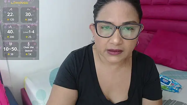Snapshot of Katha_Marck chatting on May 20, 12:44 pm Katha Marck online show from May 20, 12:44 pm