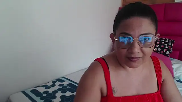 Snapshot of Katha_Marck chatting on June 11, 2:48 pm Katha Marck online show from June 11, 2:48 pm