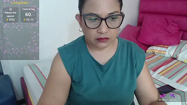 Snapshot of Katha_Marck chatting on July 18, 2:43 pm Katha Marck online show from July 18, 2:43 pm