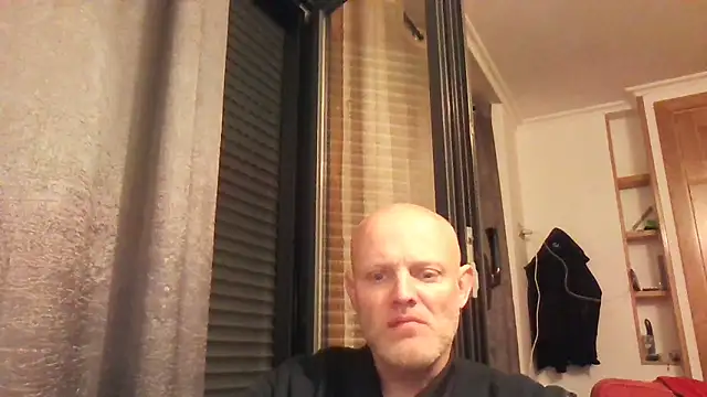 Snapshot of davigochi77bcn chatting on January 17, 7:38 pm davigochi77bcn online show from January 17, 7:38 pm