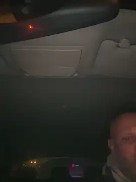 Snapshot of davigochi77bcn chatting on March 6, 8:05 pm davigochi77bcn online show from March 6, 8:05 pm