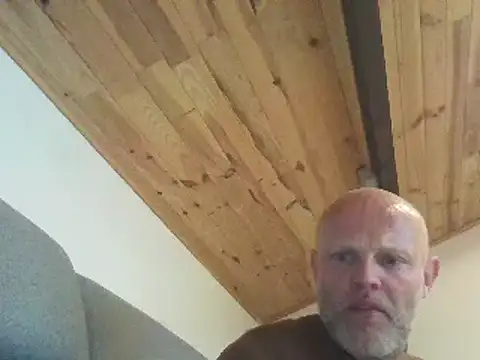 Snapshot of davigochi77bcn chatting on March 20, 9:35 pm davigochi77bcn online show from March 20, 9:35 pm