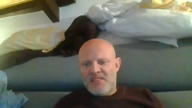 davigochi77bcn online show from February 8, 6:22 pm