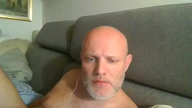 davigochi77bcn online show from February 13, 10:39 pm