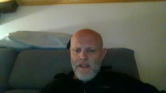 davigochi77bcn online show from February 26, 7:02 pm