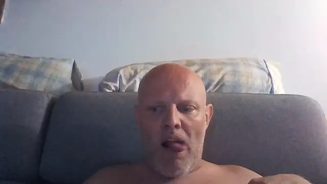 Snapshot of davigochi77bcn chatting on August 1, 7:57 pm davigochi77bcn online show from August 1, 7:57 pm