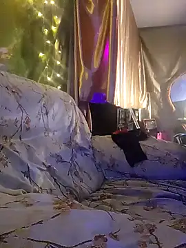 Snapshot of Hotredheadandtoungelasher chatting on December 10, 5:44 pm Hotredheadandtoungelasher online show from December 10, 5:44 pm