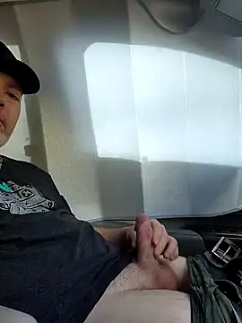 Snapshot of Hotredheadandtoungelasher chatting on December 15, 7:21 pm Hotredheadandtoungelasher online show from December 15, 7:21 pm