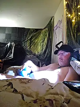 Snapshot of Hotredheadandtoungelasher chatting on December 16, 9:46 am Hotredheadandtoungelasher online show from December 16, 9:46 am