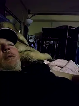 Snapshot of Hotredheadandtoungelasher chatting on January 3, 5:06 am Hotredheadandtoungelasher online show from January 3, 5:06 am