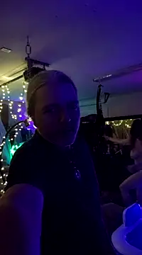 Snapshot of Hotredheadandtoungelasher chatting on January 7, 9:40 am Hotredheadandtoungelasher online show from January 7, 9:40 am