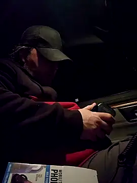 Snapshot of Hotredheadandtoungelasher chatting on January 9, 3:26 am Hotredheadandtoungelasher online show from January 9, 3:26 am